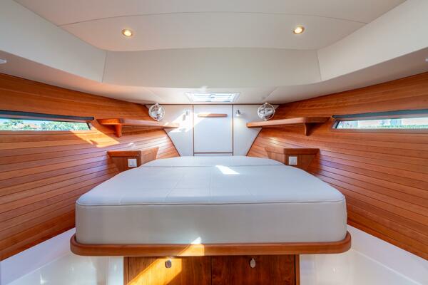 In Stock MJM 42 005 42ft MJM Yacht For Sale