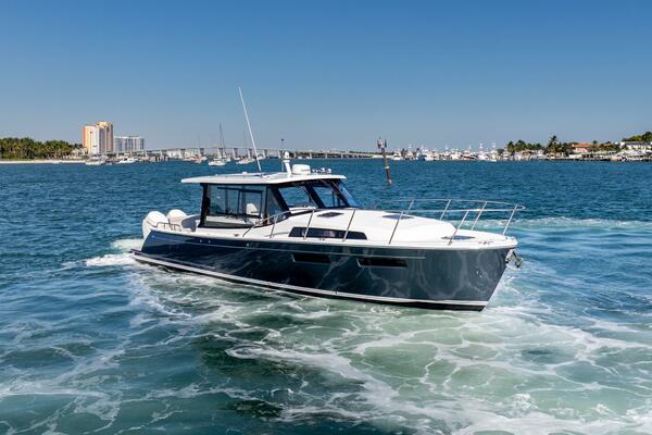 In Stock MJM 42 005 42ft MJM Yacht For Sale