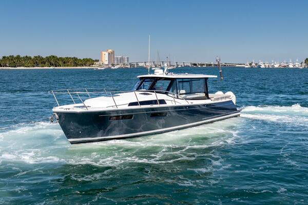 In Stock MJM 42 005 42ft MJM Yacht For Sale