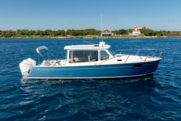 In Stock 2025 MJM 35 064 38ft MJM Yacht For Sale