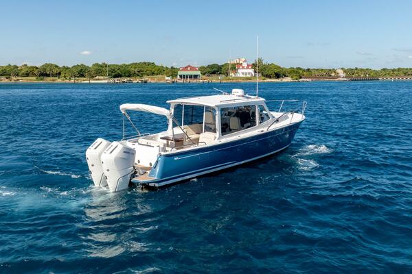 In Stock 2025 MJM 35 064 38ft MJM Yacht For Sale