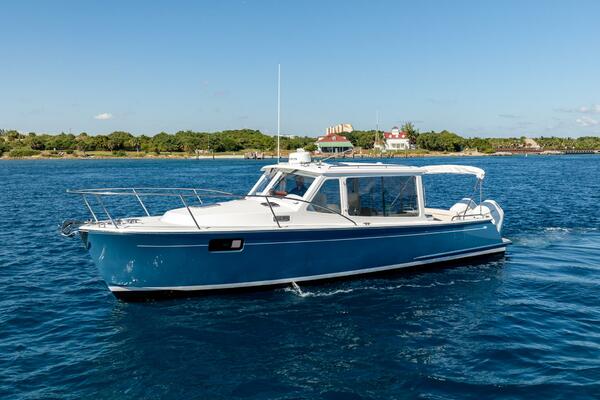 In Stock 2025 MJM 35 064 38ft MJM Yacht For Sale