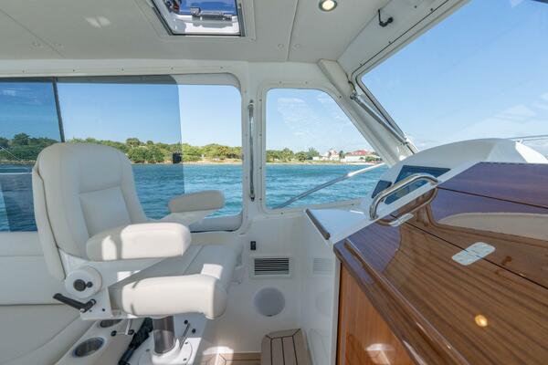 In Stock 2025 MJM 35 064 38ft MJM Yacht For Sale