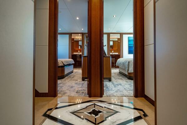 PALADIN 100ft Ocean Alexander Yacht For Sale