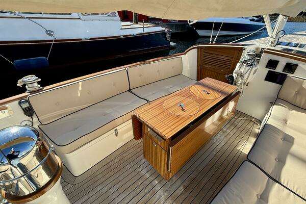 Leonardo Yachts Eagle 44 Yacht For Sale