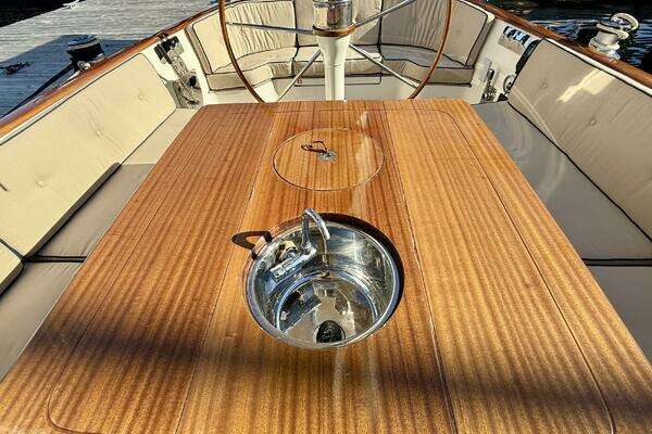 Leonardo Yachts Eagle 44 Yacht For Sale