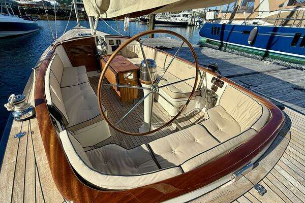 Leonardo Yachts Eagle 44 Yacht For Sale