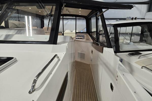HIGH DEFINITION 47ft MJM Yacht For Sale