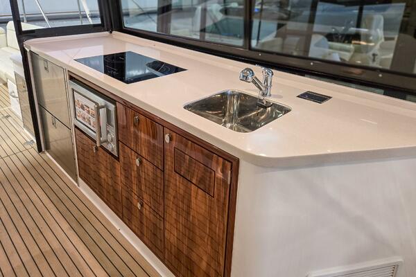 HIGH DEFINITION 47ft MJM Yacht For Sale