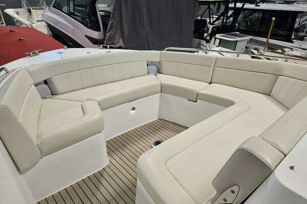 MJM 4 Yacht For Sale