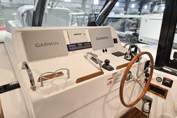 HIGH DEFINITION 47ft MJM Yacht For Sale