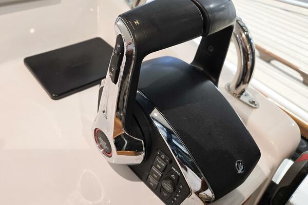 HIGH DEFINITION 47ft MJM Yacht For Sale