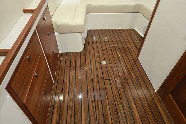 MJM 4 Yacht For Sale