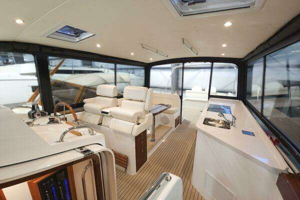 MJM 4 Yacht For Sale