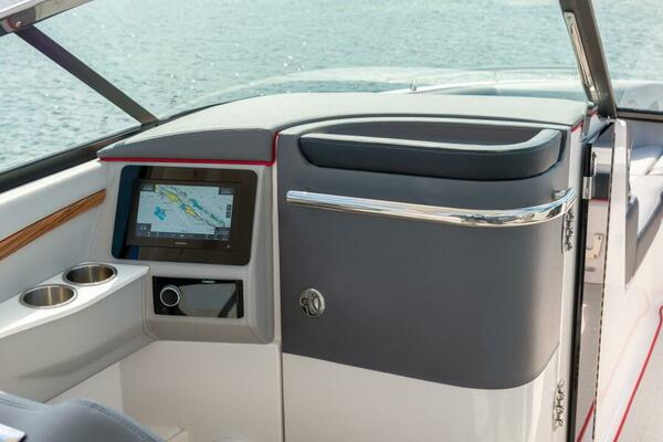 29ft Regal Yacht For Sale