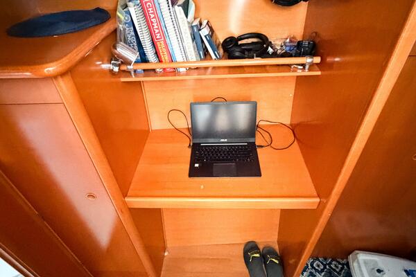 NO KA OI 38ft Lagoon Yacht For Sale