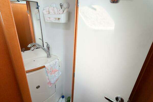 Lagoon 380S Yacht For Sale