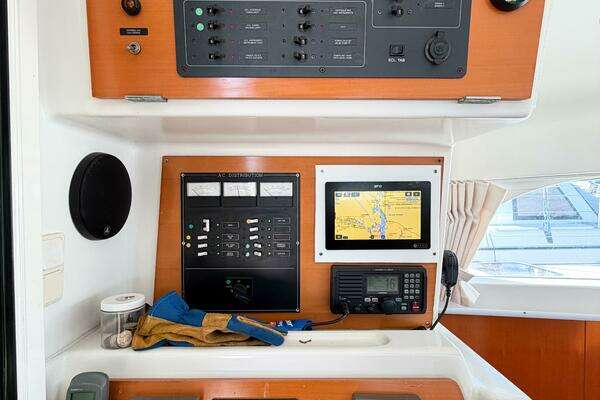 Lagoon 380S Yacht For Sale