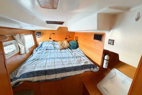 Lagoon 380S Yacht For Sale