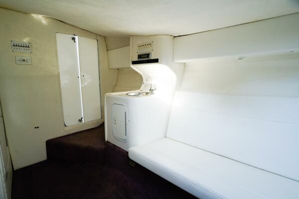 32ft Active Thunder Yacht For Sale