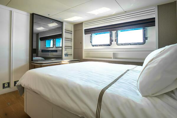 RAY 107ft Numarine Yacht For Sale