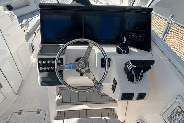 28ft Sea Fox Yacht For Sale