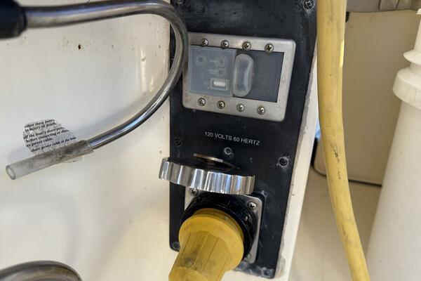 Electric Arc 35ft Scout Yacht For Sale