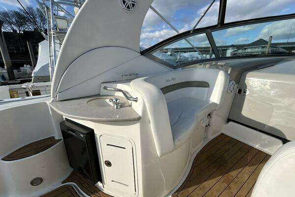 Photo of the 2006 Sea Ray 320 Sundancer