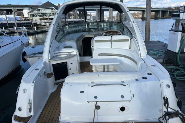 32ft Sea Ray Yacht For Sale