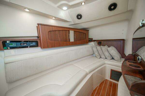Grady-White Freedom 375 Yacht For Sale