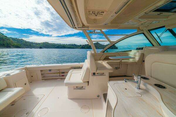 Grady-White Freedom 375 Yacht For Sale