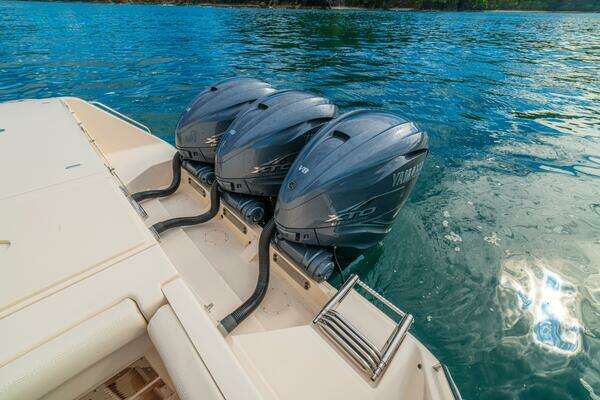 Grady-White Freedom 375 Yacht For Sale