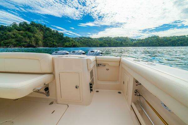 Grady-White Freedom 375 Yacht For Sale