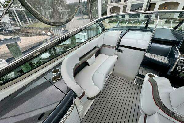 Formula 370 Super Sport Yacht For Sale