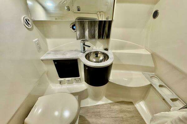 Formula 370 Super Sport Yacht For Sale