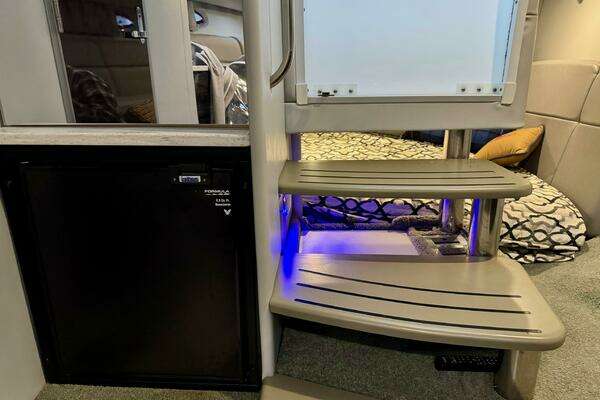 Formula 370 Super Sport Yacht For Sale