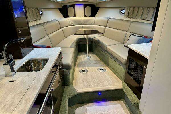 Formula 370 Super Sport Yacht For Sale