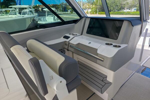 36ft Regal Yacht For Sale