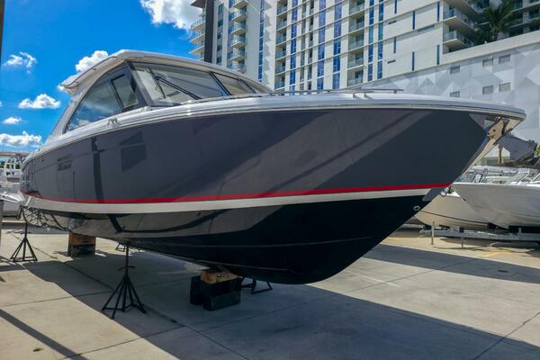 36ft Regal Yacht For Sale