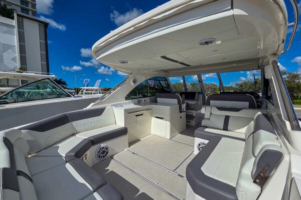 36ft Regal Yacht For Sale