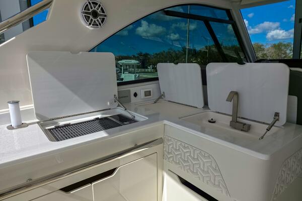 36ft Regal Yacht For Sale