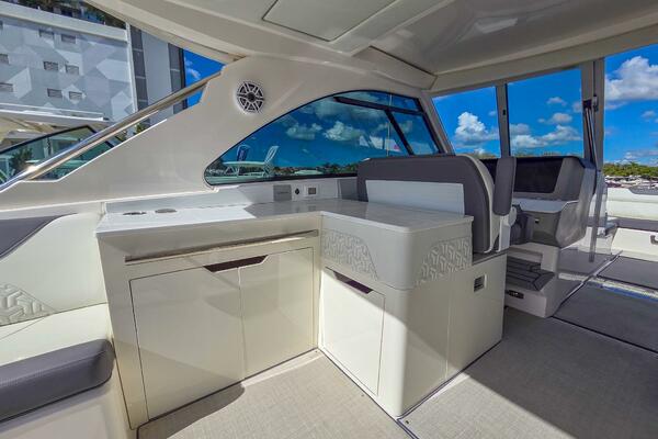 36ft Regal Yacht For Sale