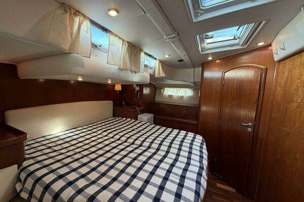 Beneteau 57 Center Cockpit Yacht For Sale