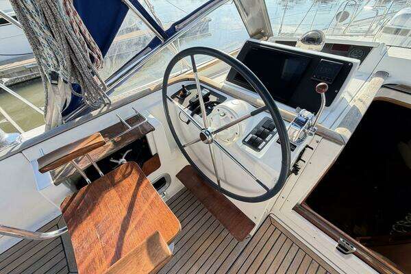 Beneteau 57 Center Cockpit Yacht For Sale