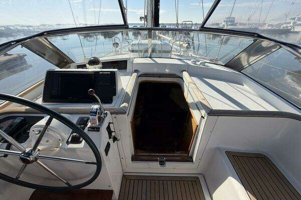 Beneteau 57 Center Cockpit Yacht For Sale