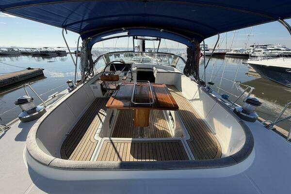 Beneteau 57 Center Cockpit Yacht For Sale