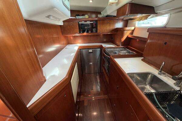 Beneteau 57 Center Cockpit Yacht For Sale