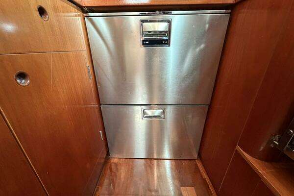 Beneteau 57 Center Cockpit Yacht For Sale