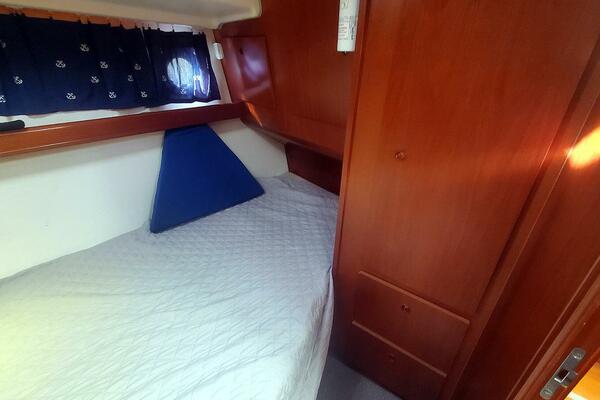 Kissed Some Frogs 42ft Beneteau Yacht For Sale