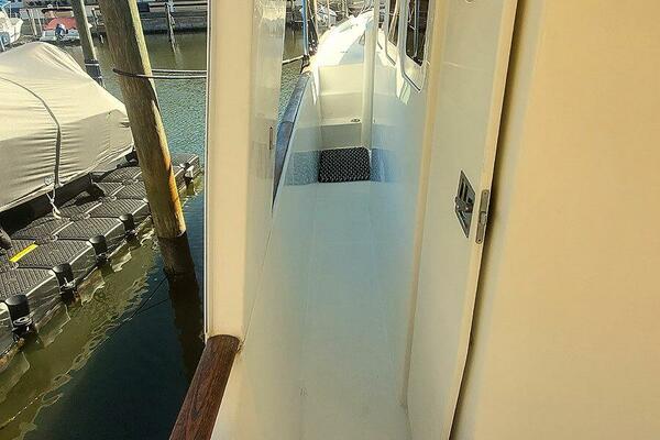 Kissed Some Frogs 42ft Beneteau Yacht For Sale